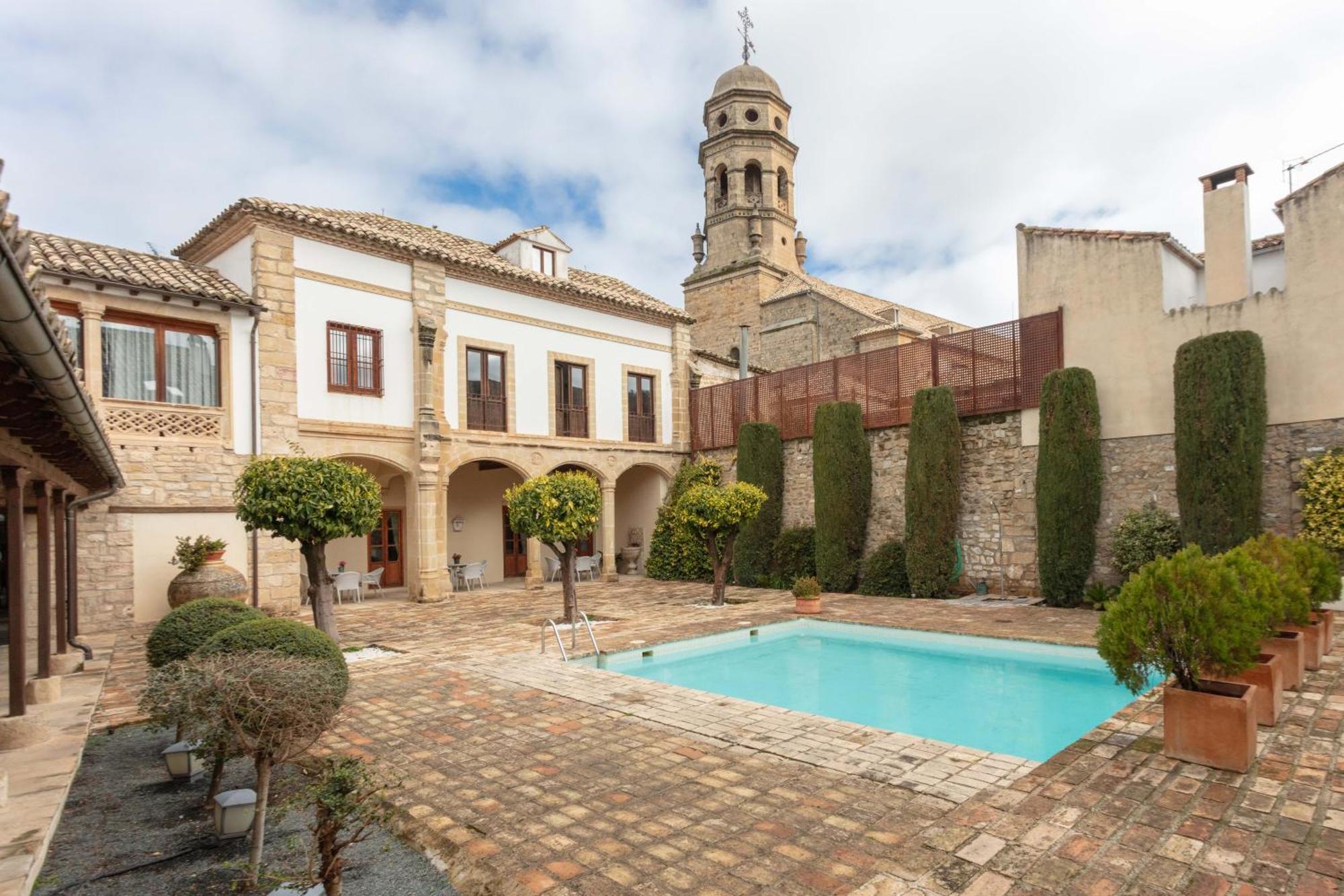 Hotel Puerta De La Luna 4*