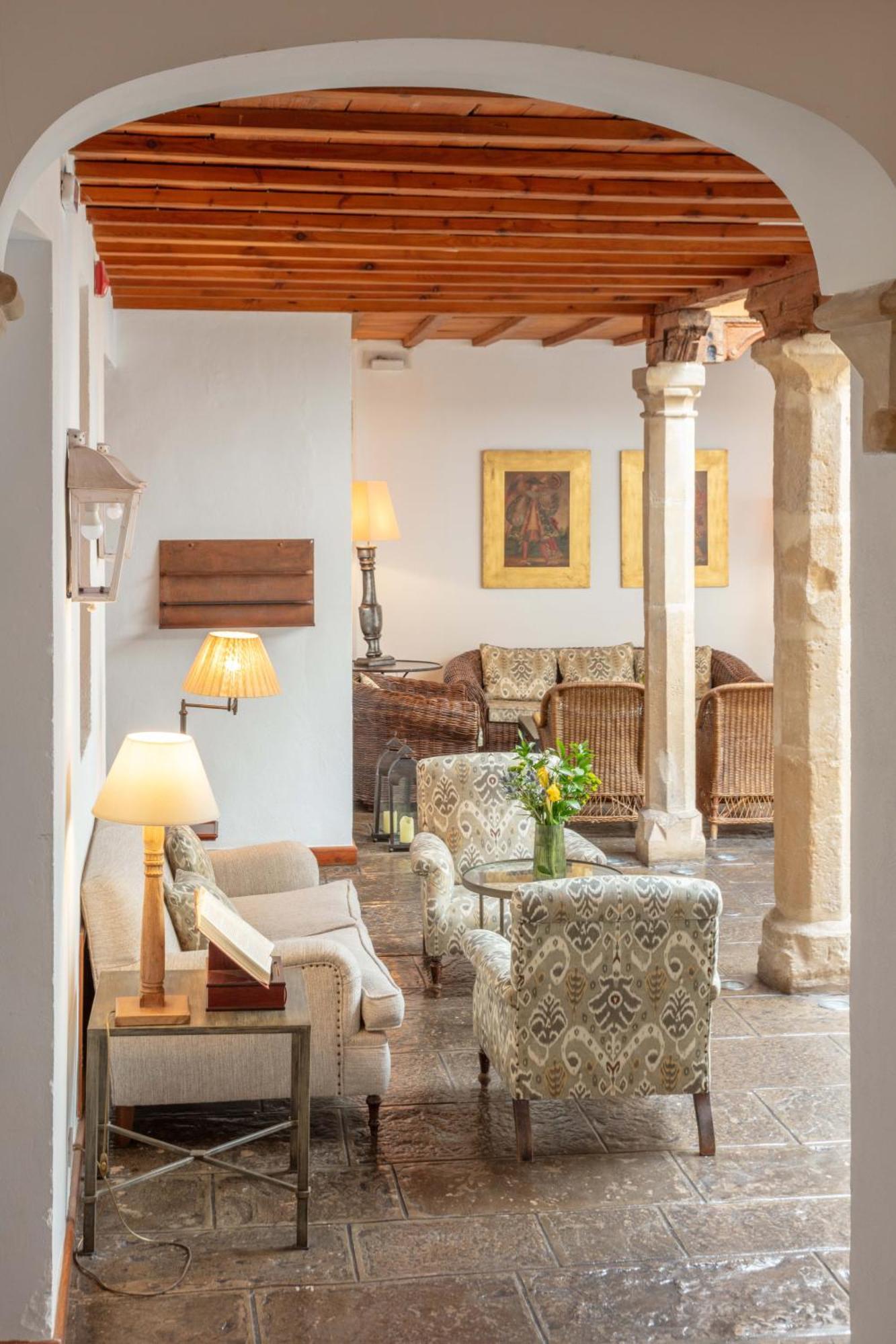 Hotel Puerta De La Luna 4*
