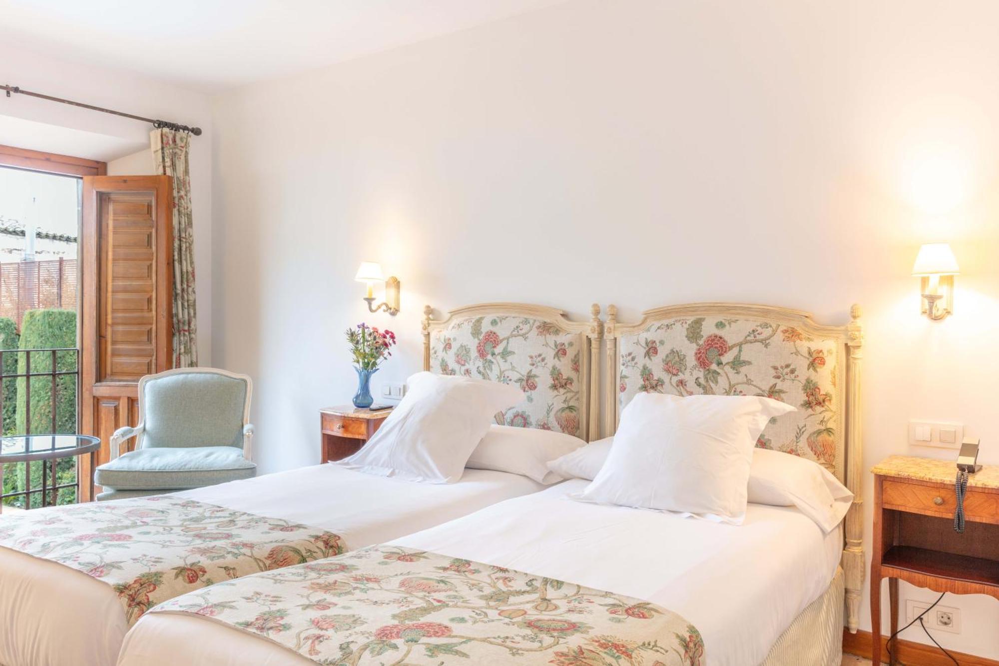 Hotel Puerta De La Luna 4*